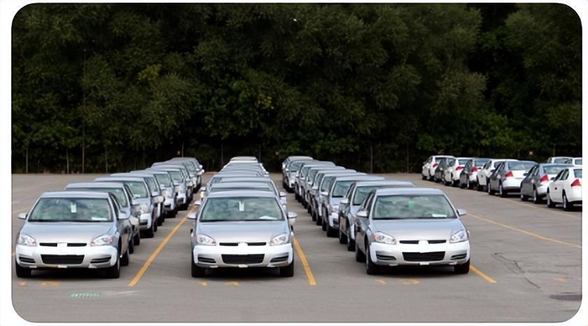 高端汽车租赁 尽享尊崇体验，全程无忧省心